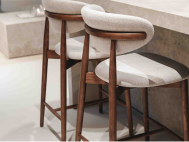 Dianne Barstoel Walnoot